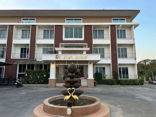 New Tara Place, New Dhara Place Hotel, Lom Sak Town