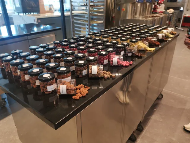 Habib Cakes & Sweets Burewala