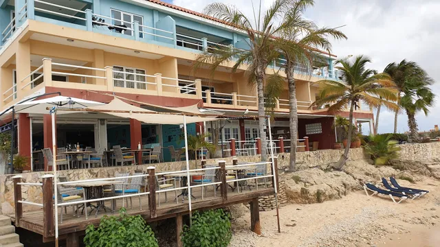 Den Laman Condominiums