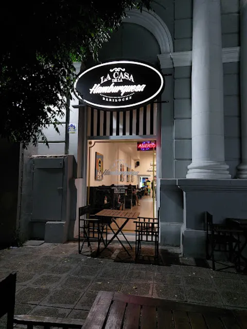 LA CASA DE LA HAMBURGUESA