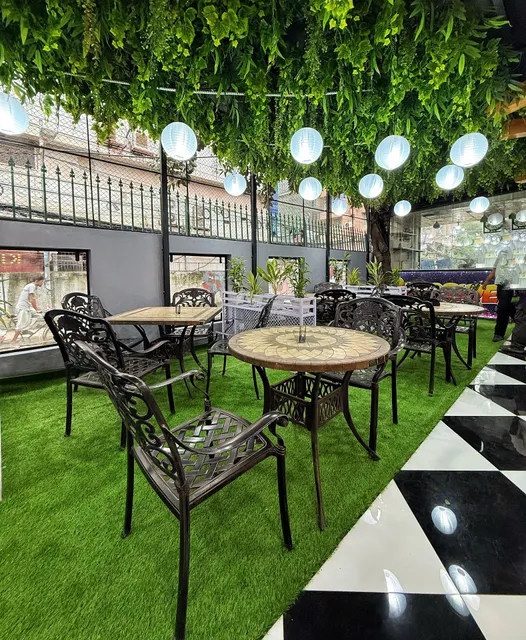 Roadside Kitchen Dhanmondi