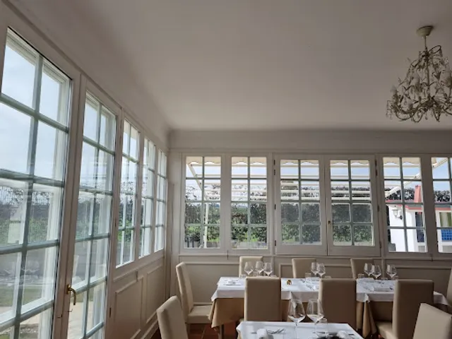 Unique Club Restaurant