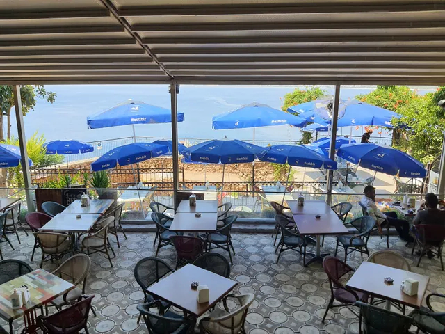 Castle Cafe & Restaurant