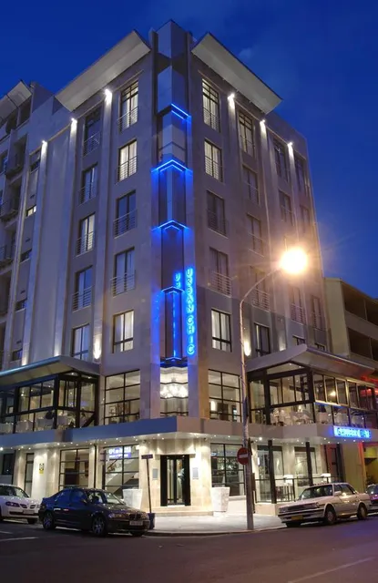 Urban Chic Boutique Hotel & Cafe