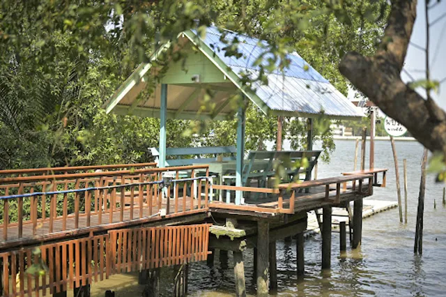 Pob Rak at Bang Nam Phueng