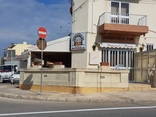 Horse Shoe Bar And Restaurant