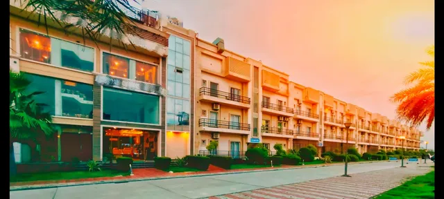 Vrindavan Dreams Hotel and Suites