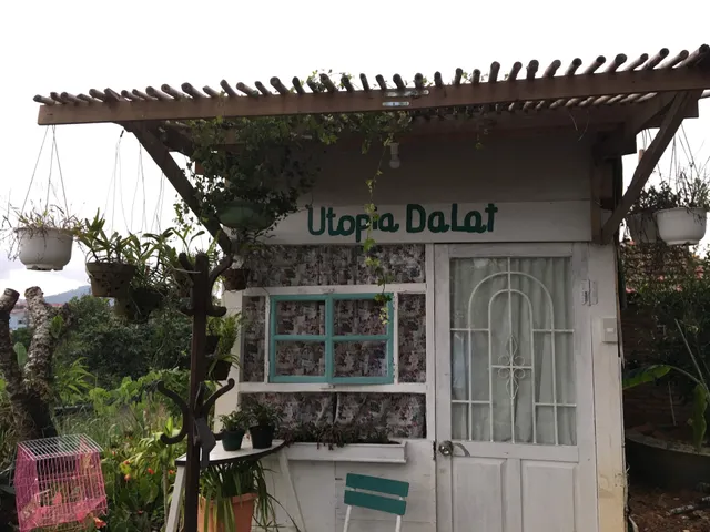 Utopia Homestay & Café