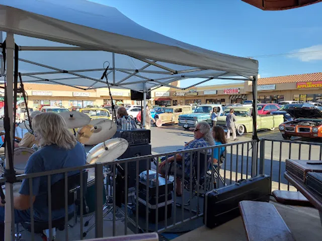 Tom's Famous Family Restaurant