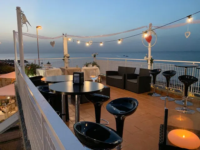 Grand Bistrot - Vini e Bocconi a Mare