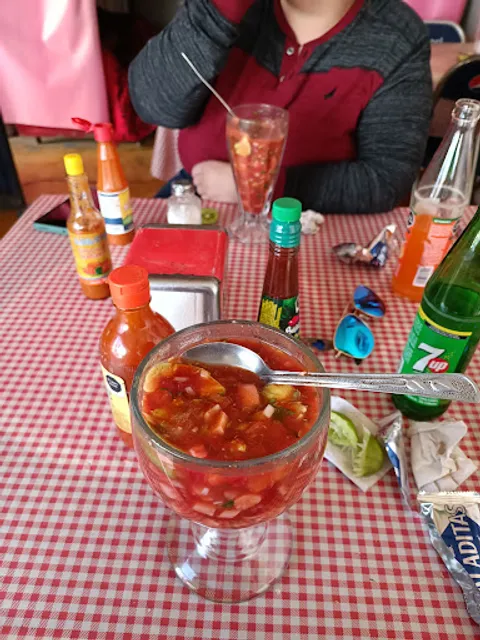 Mariscos Mar y Tierra