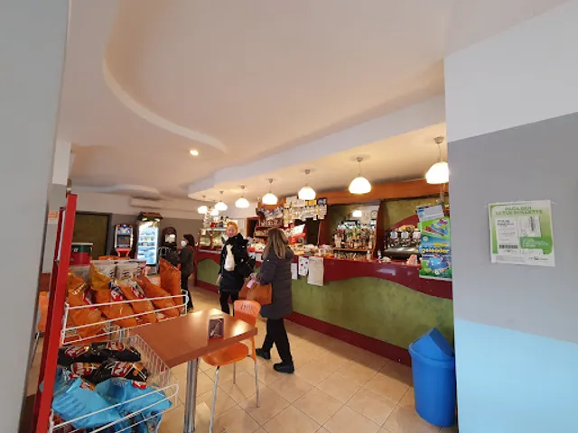 Bar della Piazza di Lin Weifa