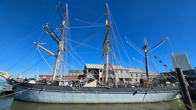 Historic Harbor Tours and Dolphin Watch