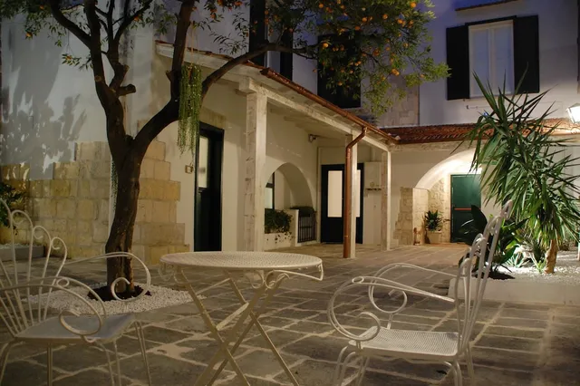 Palazzo Bianchi - B&B TRANI