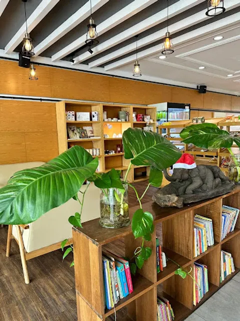 Le Moon's Eatery.Bakery.Zakka