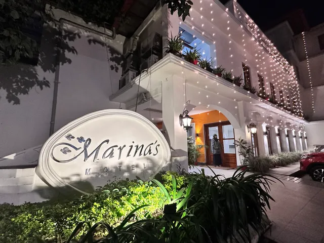 Marina's Motel