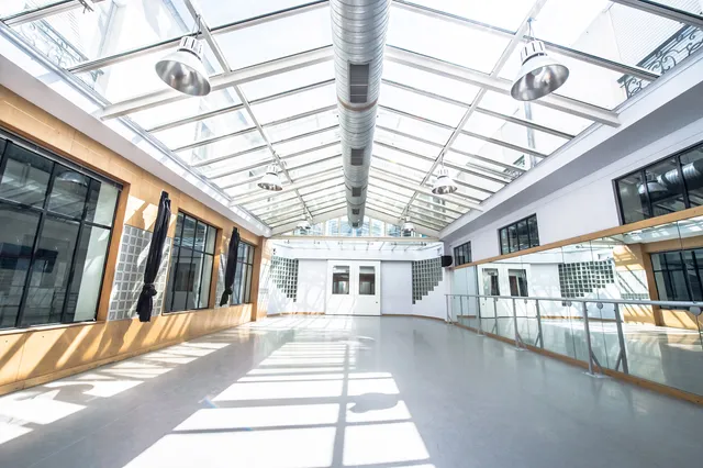 Le Centre Des Arts Vivants School Of Dance, Song And Theater À Paris