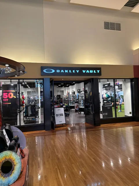 OAKLEY VAULT