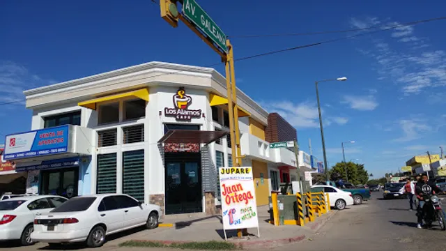 Los Álamos Café