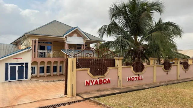 Nyaboa Hotel