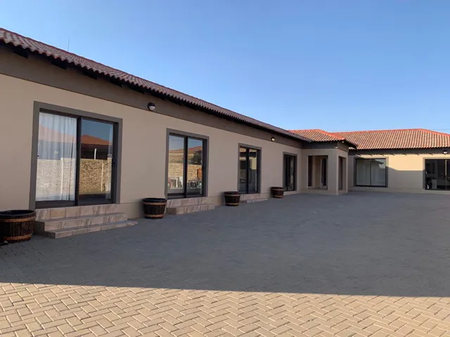 Bread & Barrel Eureka Guesthouse Kimberley