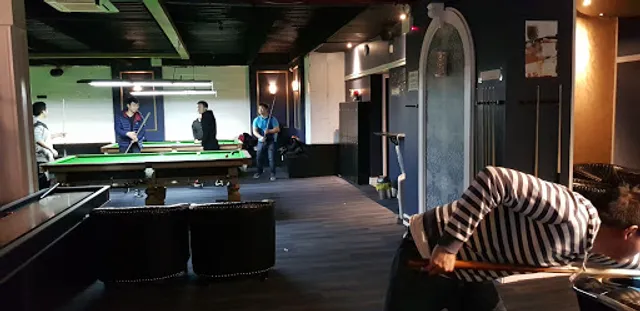 Blue Storm Billiard Lounge 蓝色风暴台球清吧