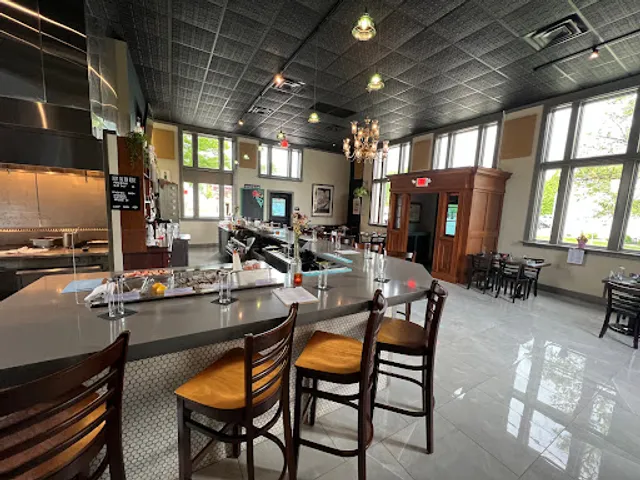 Farnsworth Cocktail & Oyster Bar - Waterville, OH