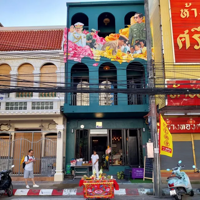 W168 Hostel – Sleep & Store for Less