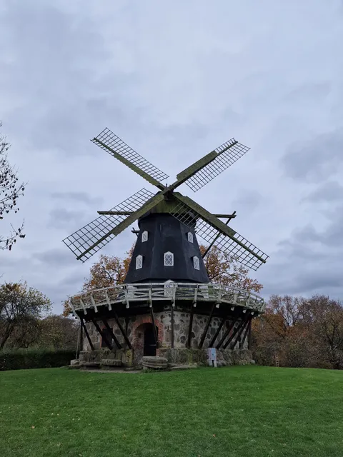 Slottsmöllan I Slottsparken