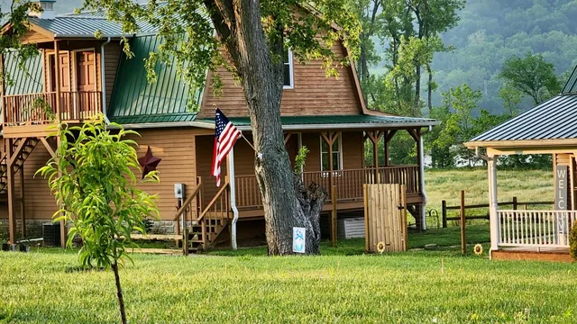 Duck Creek Farm and Inn, LLC