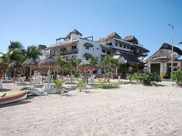 MAHAHUAL SUITES A PIE DE PLAYA Y CASAS CON PISCINA PRIVADA DE USO VACACIONAL...VILLAS SIRENA