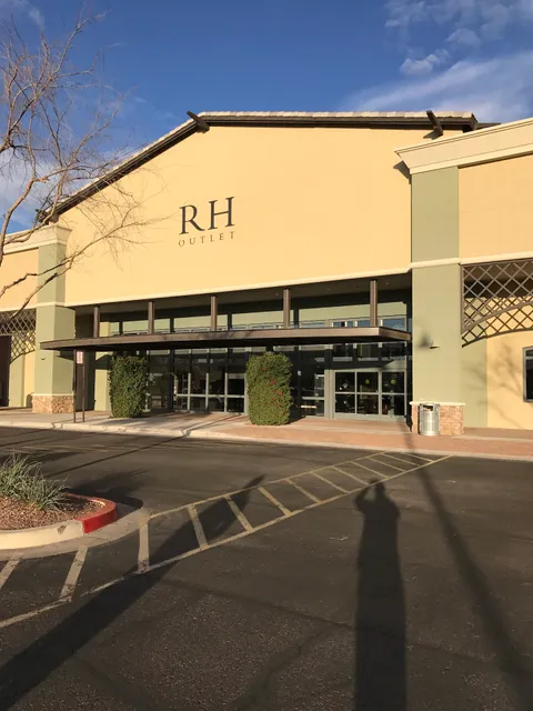 RH Outlet Chandler