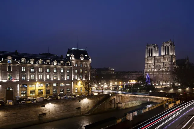 Les Rives de Notre-Dame Hotel