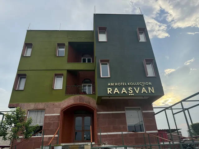 Raasvan Vrindavan AM Hotel Kollection