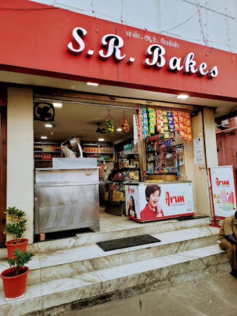 S.R. Bakes