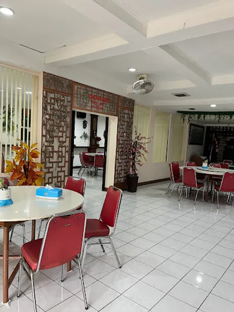 Rumah Makan Cahaya Baru