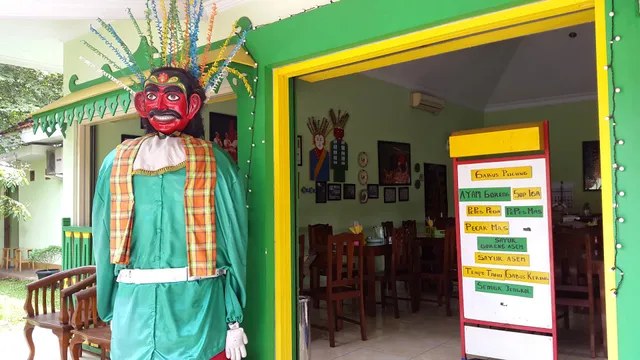 Warung Makan Betawi Ngoempoel