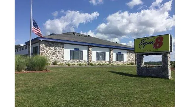 Super 8 by Wyndham Petoskey