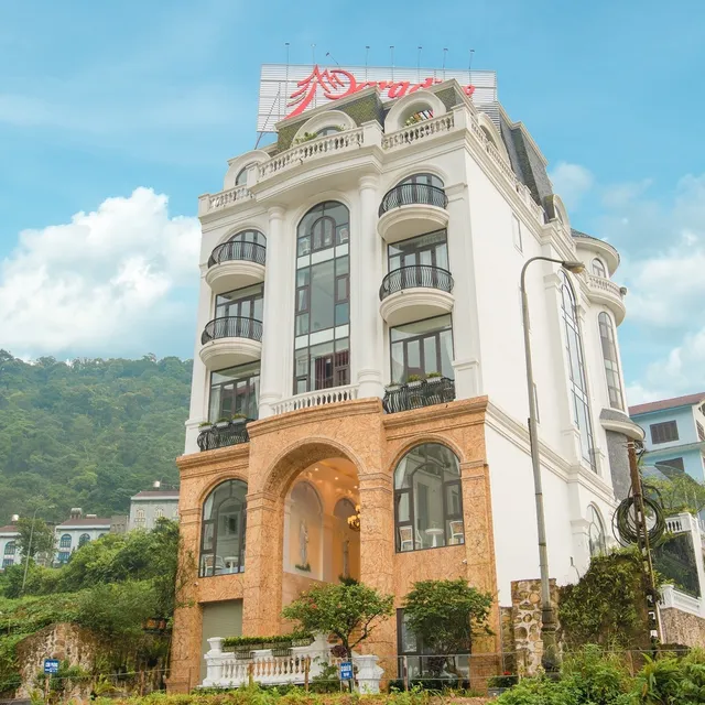 Khách sạn Paradise