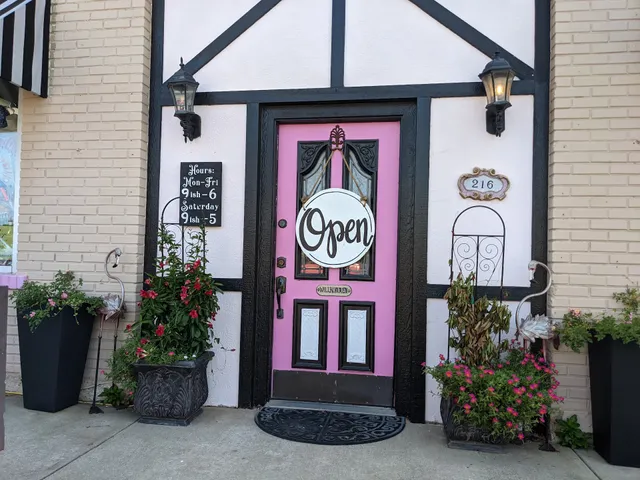 Girlfriends Boutique