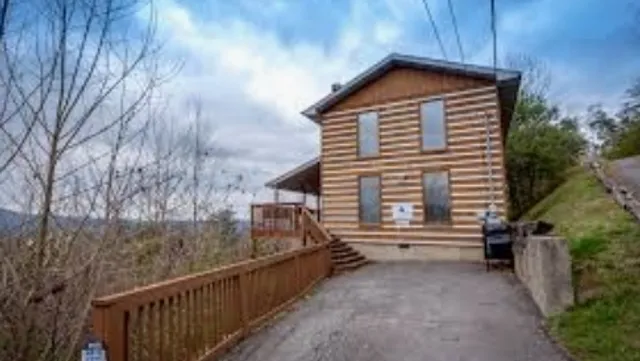 Smoky View Straight Up