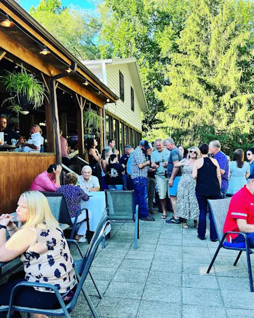 Riverside Restaurant & Lounge