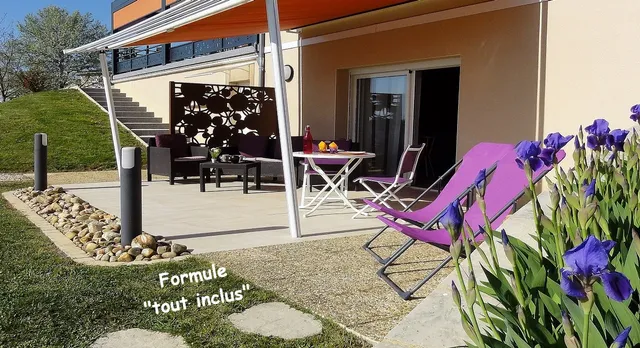 L'ENAURADA gite pour 2 avec piscine. FIGEAC (LOT,46)