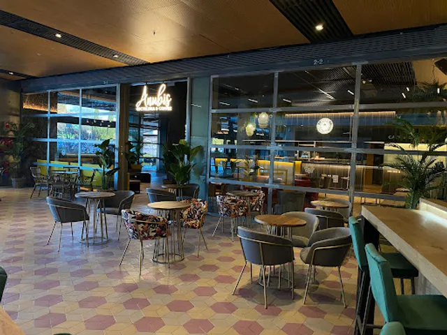 Anubis Coctelería (Equinoccio Park)