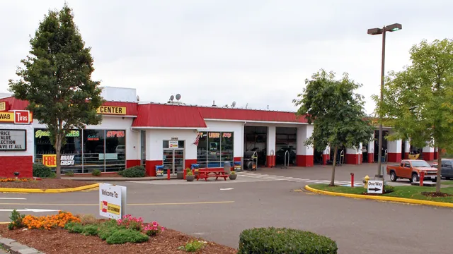 Les Schwab Tire Center