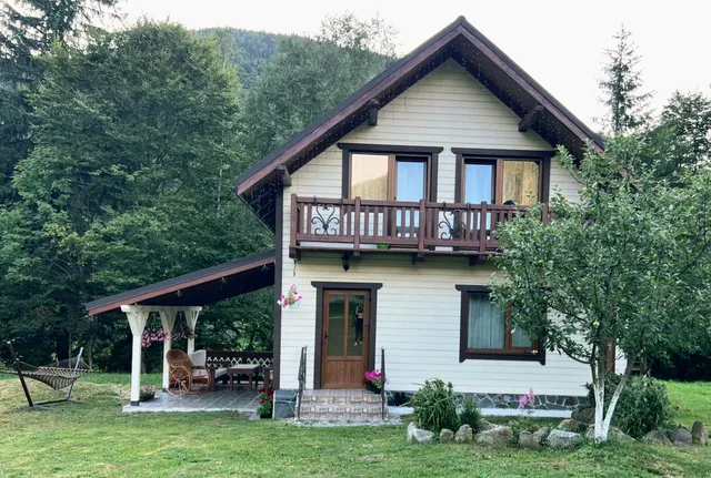 Cottage «Khata krai sela»