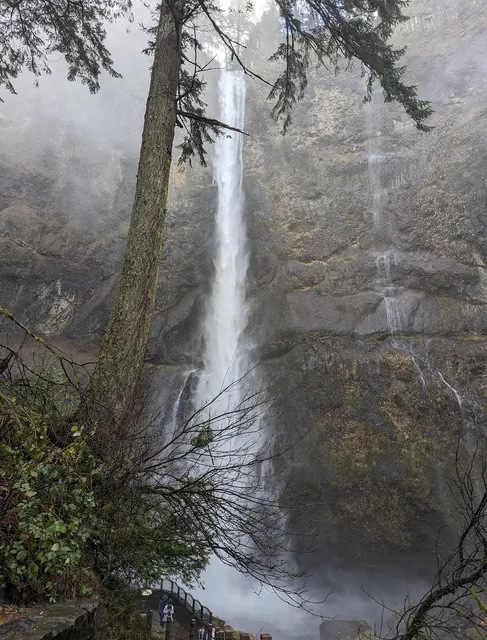 Multnomah Falls Trail View Point