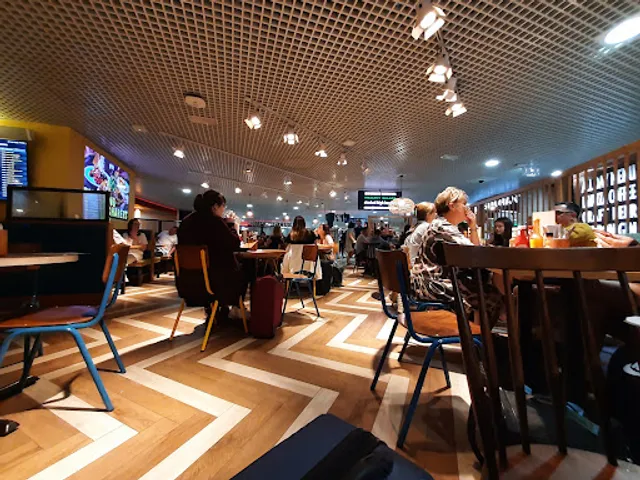 Giraffe - Birmingham Airport