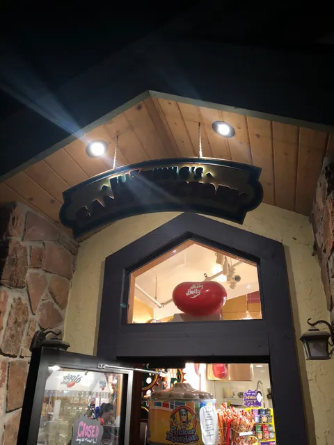 Fuzziwig's Candy Factory