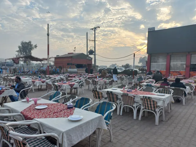 Mehrab Hotel & Restaurant - محراب ہوٹل